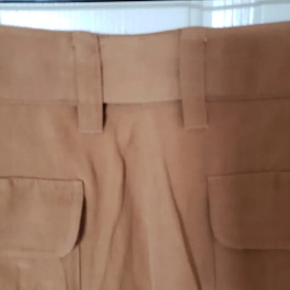 Tommy Bahama Tan Cropped Pants Sz 10 EUC - Picture 10 of 11